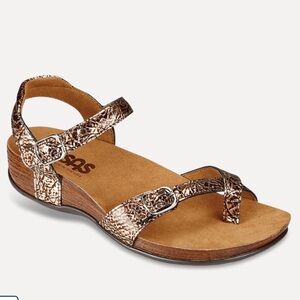 SAS Pampa Fantasia Metallic Toe Loop Sandals Strappy Two Buckles Size 9